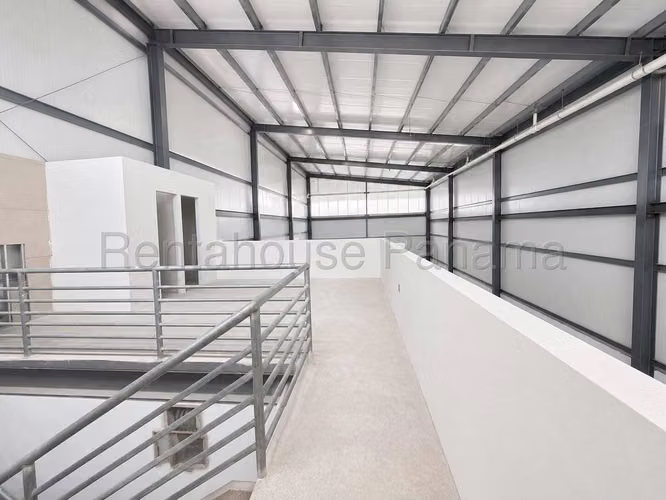 Alquiler Galera Parque Lefevre - YD - Imagen 6