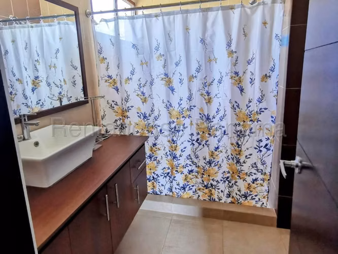 Se Alquila Casa en San Carlos YDU