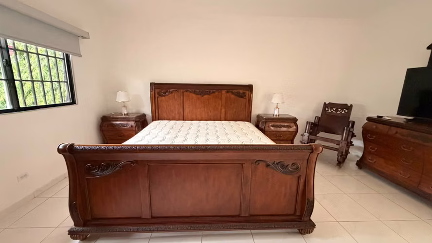 Casa en Alquiler en Alameda | Linea Blanca