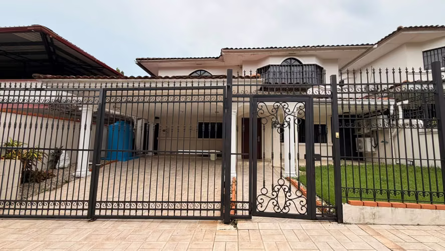Casa en Alquiler en Alameda | Linea Blanca