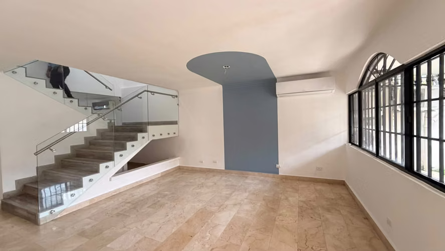 Casa en Alquiler en Alameda | Linea Blanca
