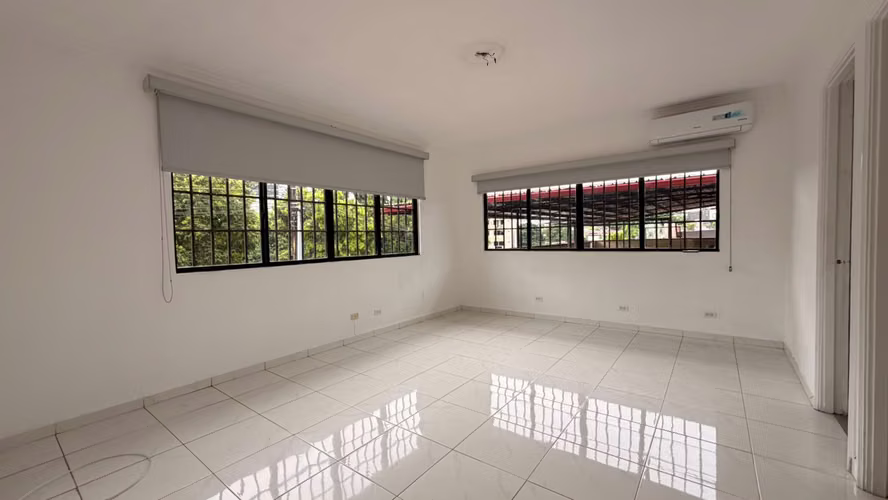 Casa en Alquiler en Alameda | Linea Blanca