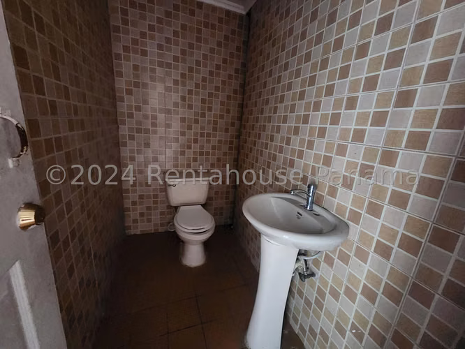 ALQUILO Galera en Via Transismica. 3600m2 lote