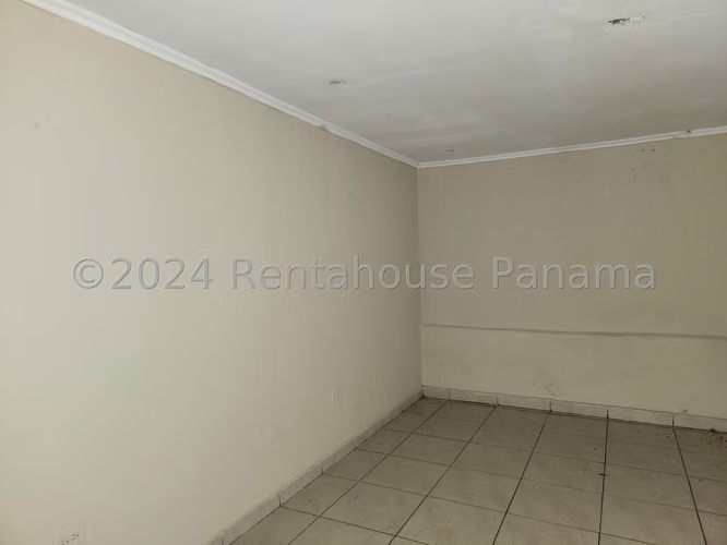 ALQUILO Galera en Via Transismica. 3600m2 lote