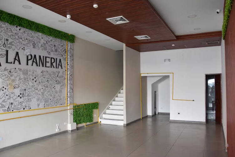 Alquiler de local comercial en San Francisco – Plaza 68 Strip