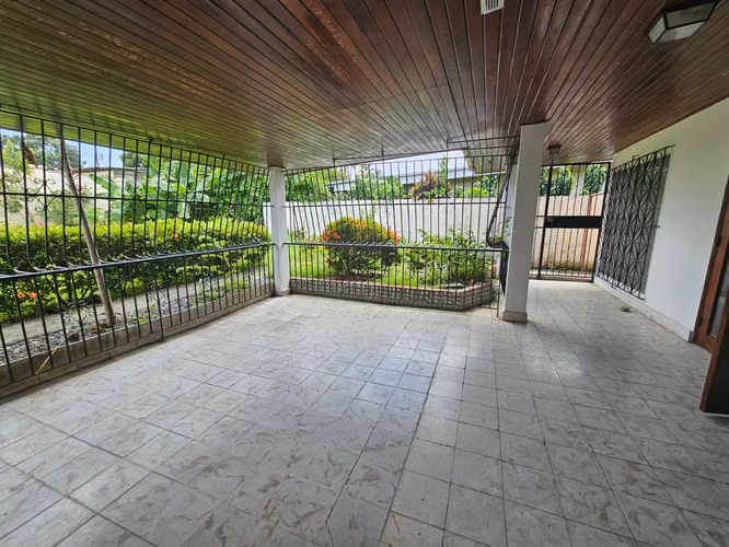  CASA COMERCIAL EN VENTA – LOS ÁNGELES - Imagen 9