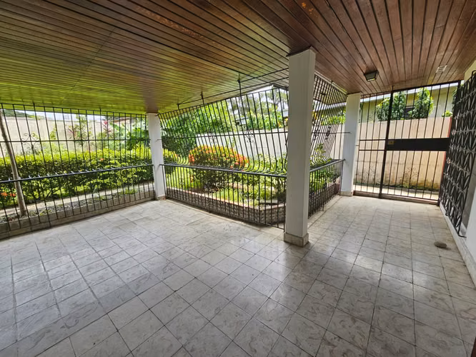  CASA COMERCIAL EN VENTA – LOS ÁNGELES - Imagen 11