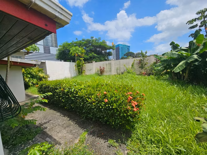  CASA COMERCIAL EN VENTA – LOS ÁNGELES - Imagen 13