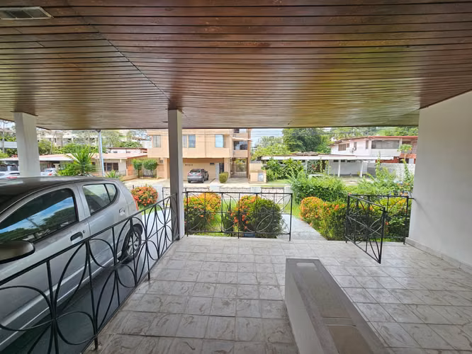  CASA COMERCIAL EN VENTA – LOS ÁNGELES - Imagen 2