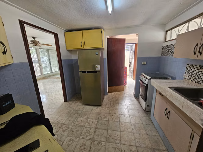  CASA COMERCIAL EN VENTA – LOS ÁNGELES - Imagen 8