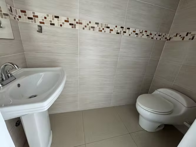 VENDO IMPECABLE APARTAMENTO EN ALBROOK - Imagen 6
