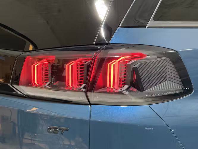 PEUGEOT 5008 GT LINE 2024 - Imagen 8