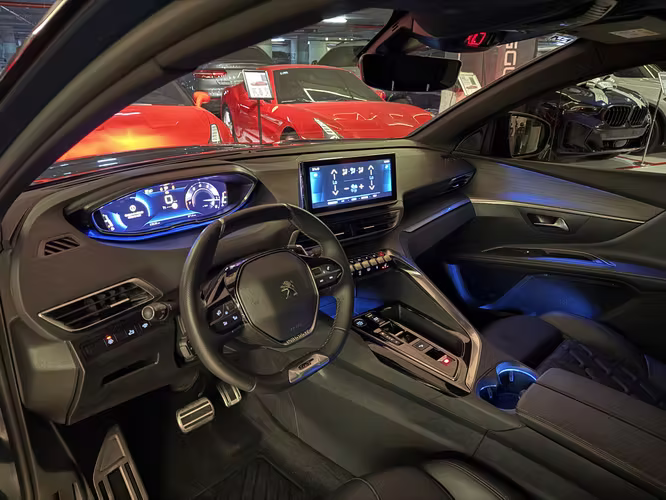 PEUGEOT 5008 GT LINE 2024 - Imagen 10