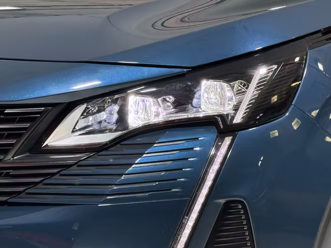 PEUGEOT 5008 GT LINE 2024 - Imagen 3