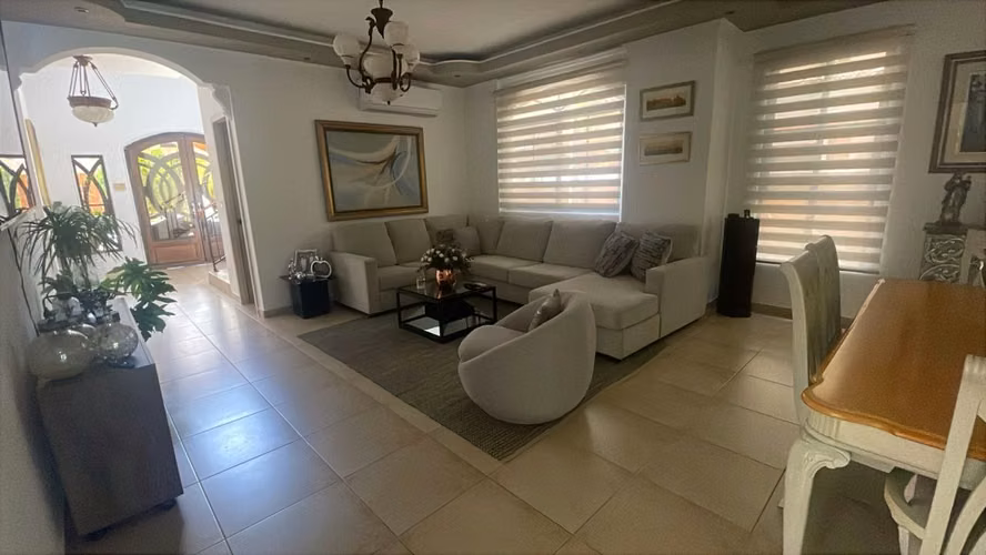VENDO IMPECABLE CASA UNIFAMILIAR CON PISCINA - Imagen 12