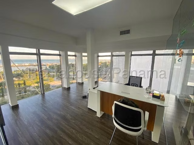 Venta de Oficina en Avenida Balboa Torre Bac Solo Cliente Directo MC