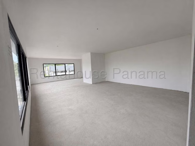 Alquiler de Galera en Parque Lefevre SN - Imagen 5