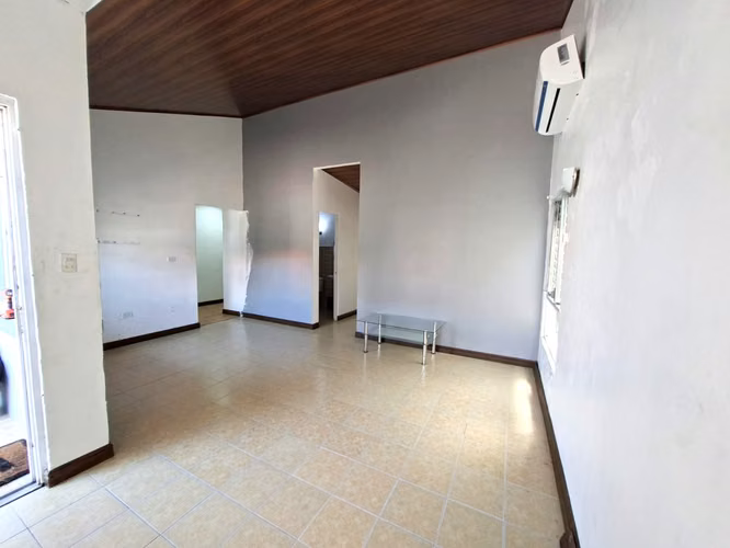27465. Se vende a precio de avaluo casa 189m, 3 recamaras, 2 baños, jardin. - Imagen 3