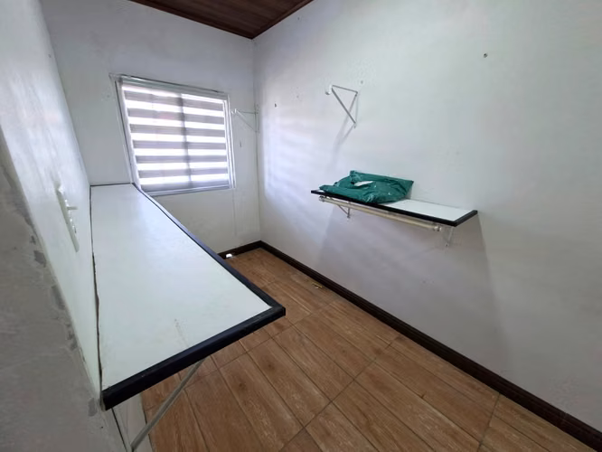 27465. Se vende a precio de avaluo casa 189m, 3 recamaras, 2 baños, jardin. - Imagen 4