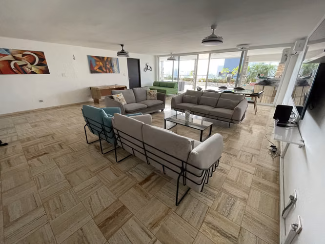 PH Pacific Hills | Apartamento Remodelado con Gran Terraza | Venta $380,000