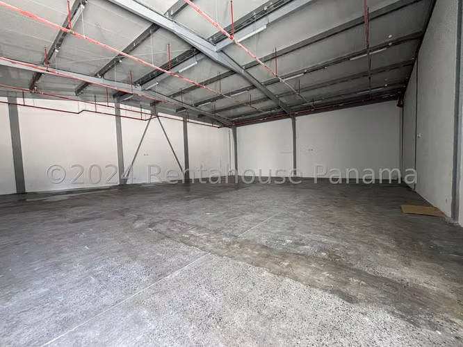 Galera en Venta en Parque Lefevre JG - Imagen 12