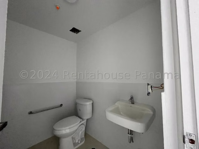Galera en Venta en Parque Lefevre JG - Imagen 3