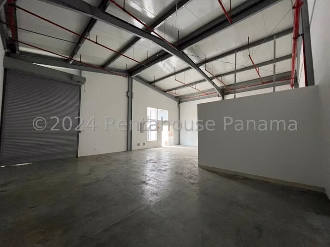 Galera en Venta en Parque Lefevre JG - Imagen 16