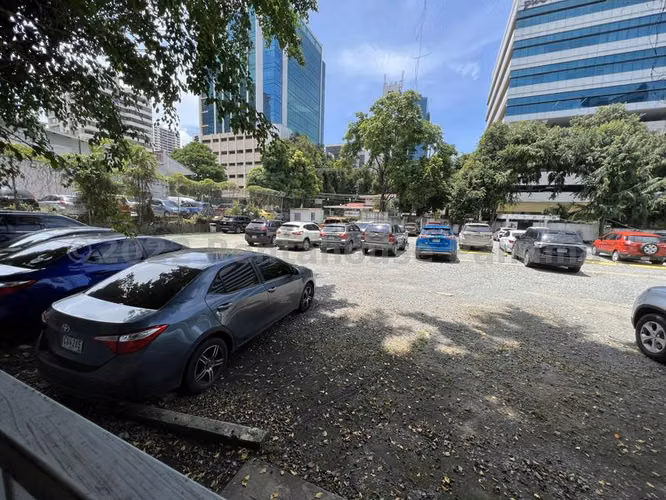 Local Comercial en Alquiler en Obarrio JG