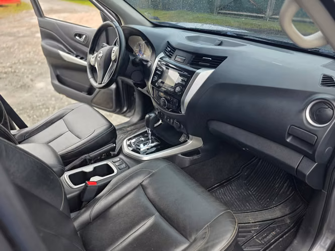 NISSAN FRONTIER NP300 LE AUTOMATICO AÑO 2018 FULL EXTRAS