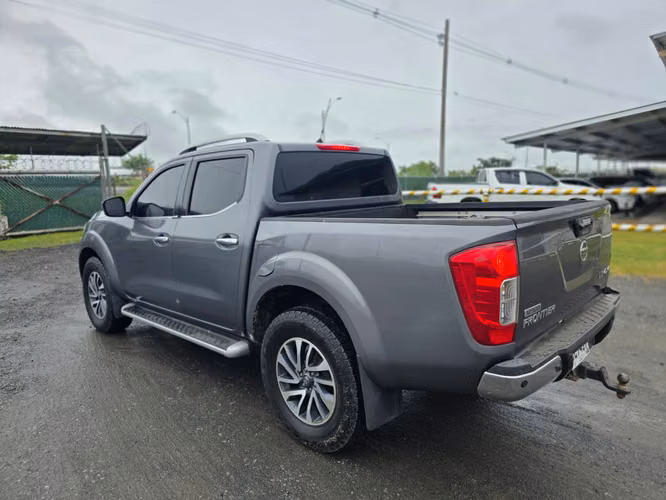 NISSAN FRONTIER NP300 LE AUTOMATICO AÑO 2018 FULL EXTRAS