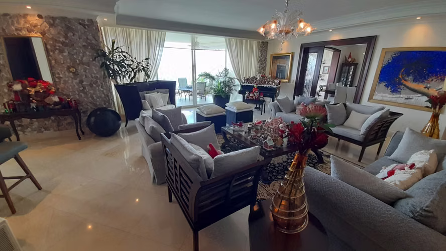 Bahia Pacifica. 427mts 4r 4.5b 3est 1dep $1,250,000.00 - Imagen 10