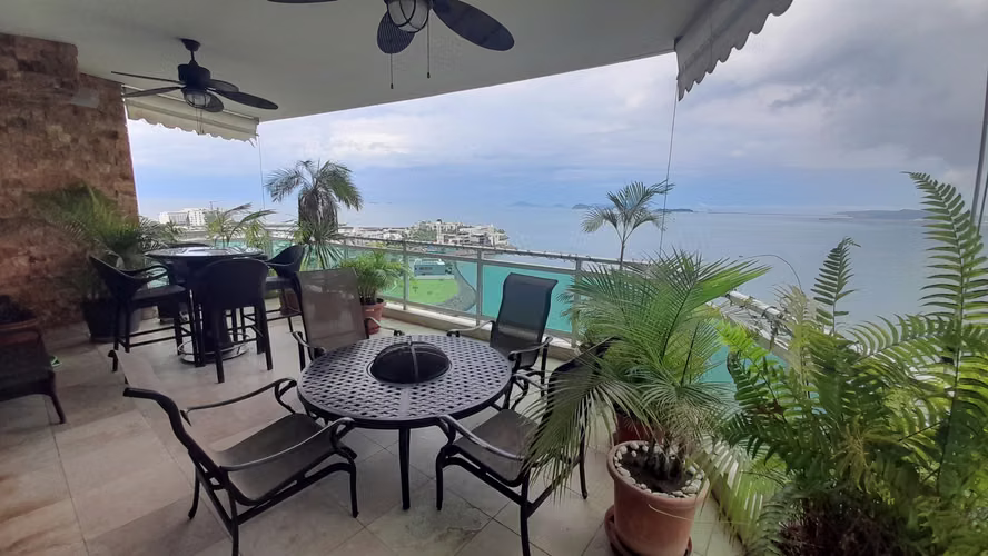 Bahia Pacifica. 427mts 4r 4.5b 3est 1dep $1,250,000.00 - Imagen 3