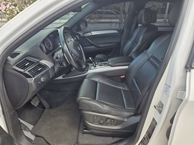 2011 BMW X6M - Imagen 10