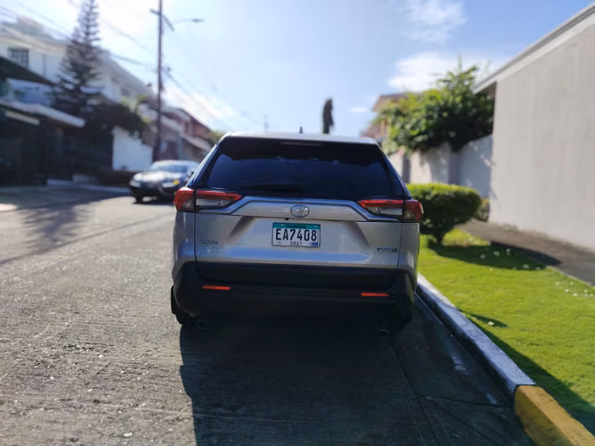 TOYOTA RAV4 2021 AUTOMÁTICA NEGOCIABLE - Imagen 19