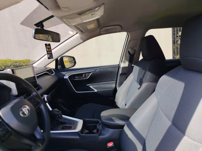 TOYOTA RAV4 2021 AUTOMÁTICA NEGOCIABLE - Imagen 8