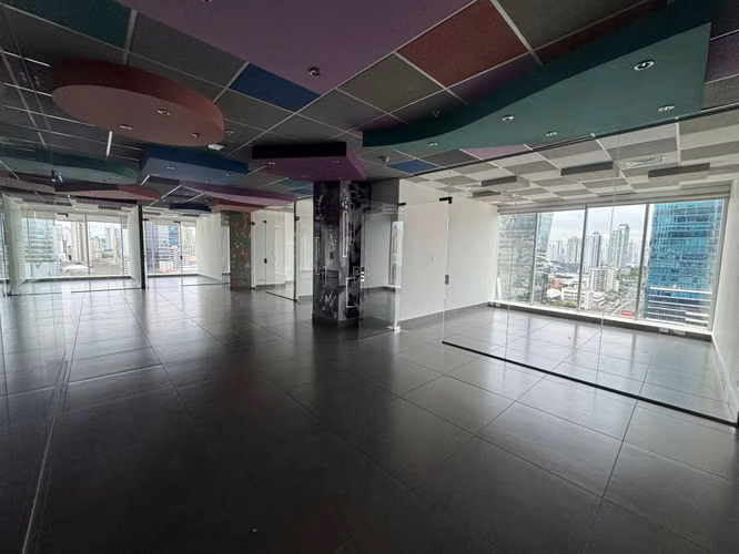 Se Vende oficina en F&F Tower (El Tornillo) - Imagen 2