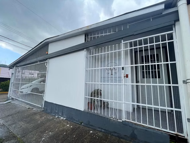 House for rent in Linda Vista, across from UIP University (entering via Yee Clinic)