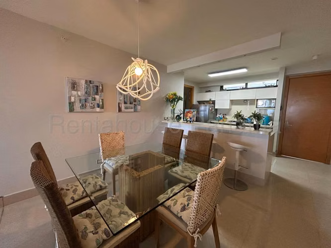 Apartamento amoblado en alquiler en Perlamar San Carlos - Imagen 4