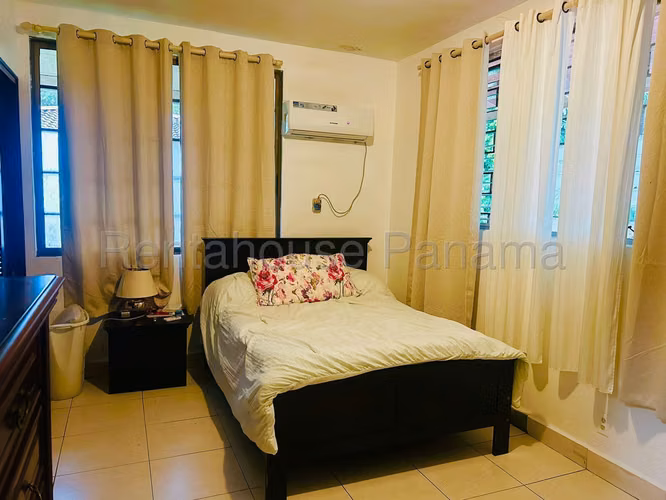 Amplia Casa en Venta en Ancón 25PPM4491 - Imagen 11