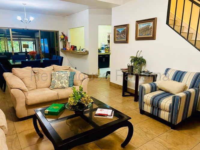 Amplia Casa en Venta en Ancón 25PPM4491 - Imagen 9