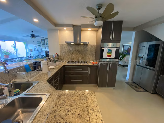 Venta de Casa en Altos de Panama NS - Imagen 4