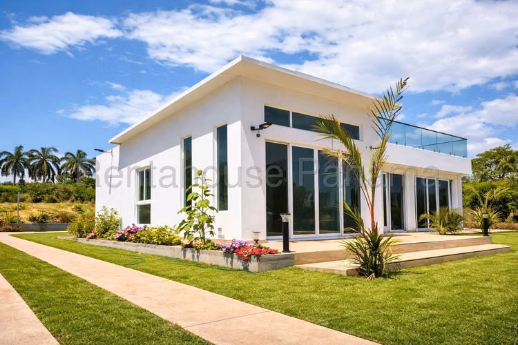 Elegante Casa en Venta cerca del Mar en Pedasí 26PPM2053 - Imagen 2