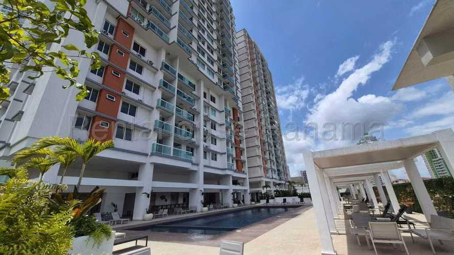 Se Vende Apartamento en Condado del Rey LA27-1577