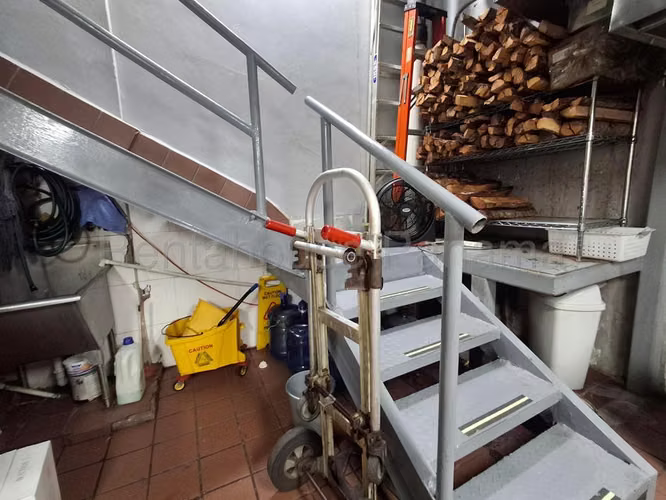 En venta negocio/pizzería en Avenida 12 Octubre