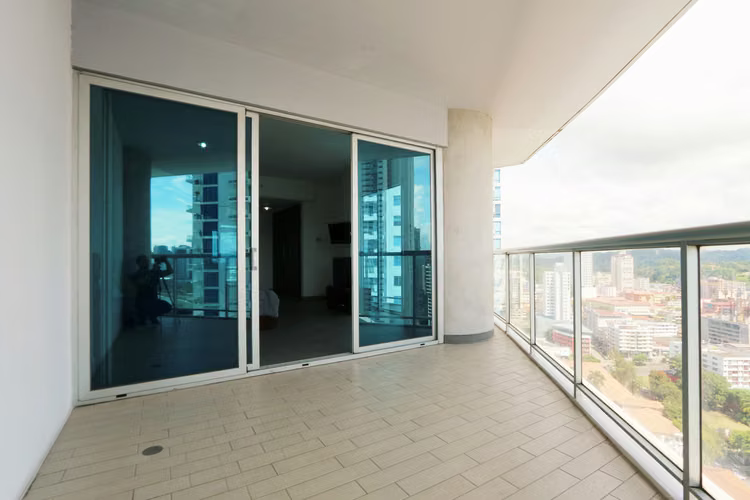 Apartamento en Alquiler - P.H. Yacht Club - Avenida Balboa - Vista al Mar - Imagen 2