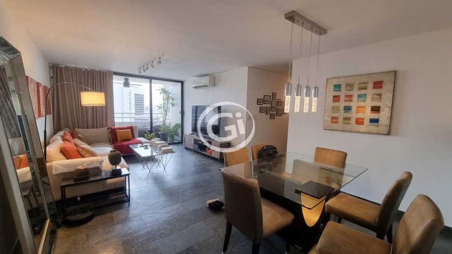 Venta Amplio apartamento Brisas de Obarrio 165 m² Precio de remate