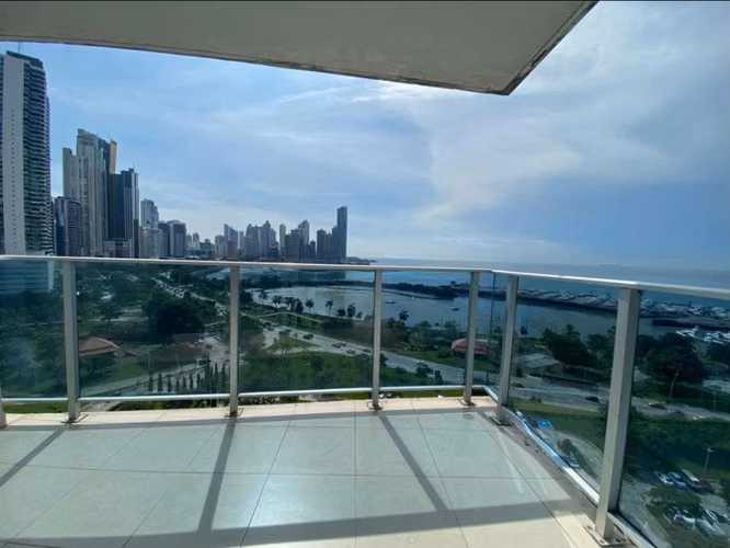 SE VENDE WHITE OCEAN FRONT