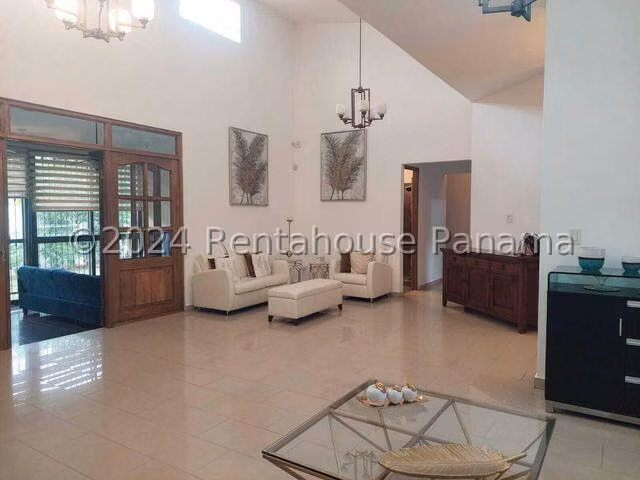 ALQUILO Casa en Residencial Villa Lilia en San Francisco. 594m2 - Imagen 8