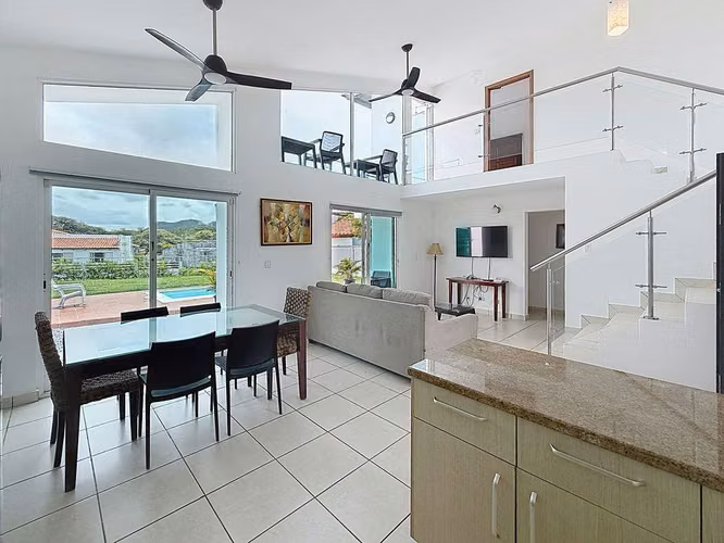 Venta de casa amueblada en Playa Malibú – Nueva Gorgona