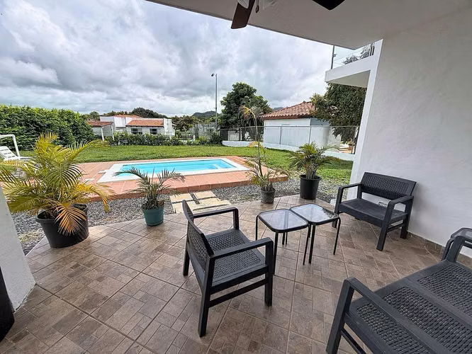 Venta de casa amueblada en Playa Malibú – Nueva Gorgona
